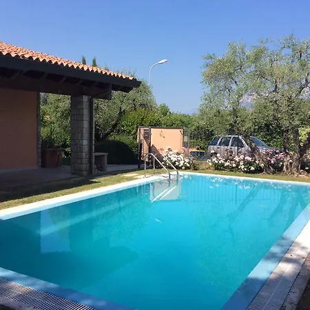 Holiday home Villetta Del Lago With Private Pool Soiano Del Lago